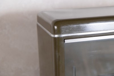 green-steel-cabinet-corner-close-up